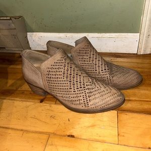 Naturalizer Zenith Ankle Bootie